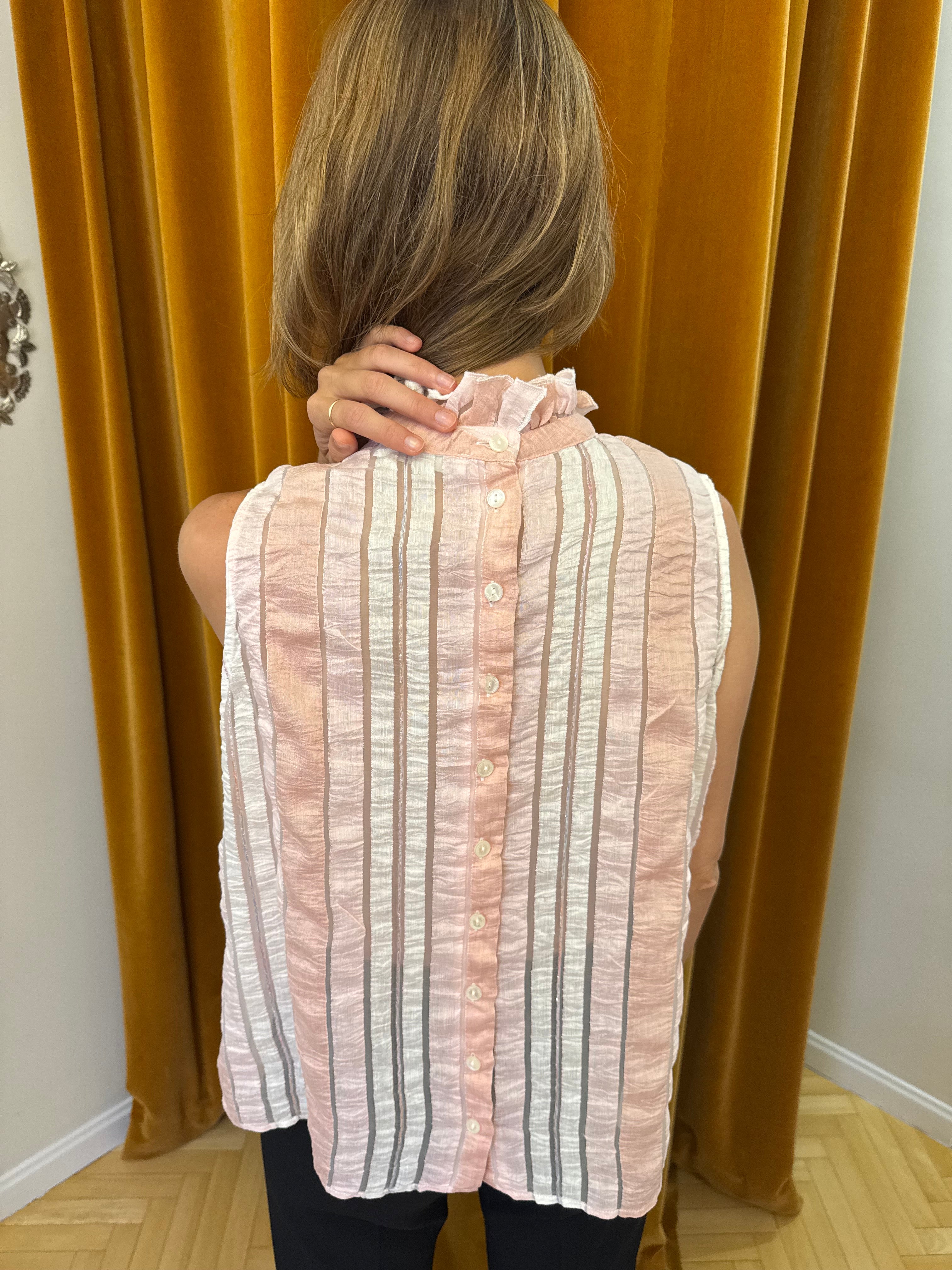 Pink ruffle collar shirt