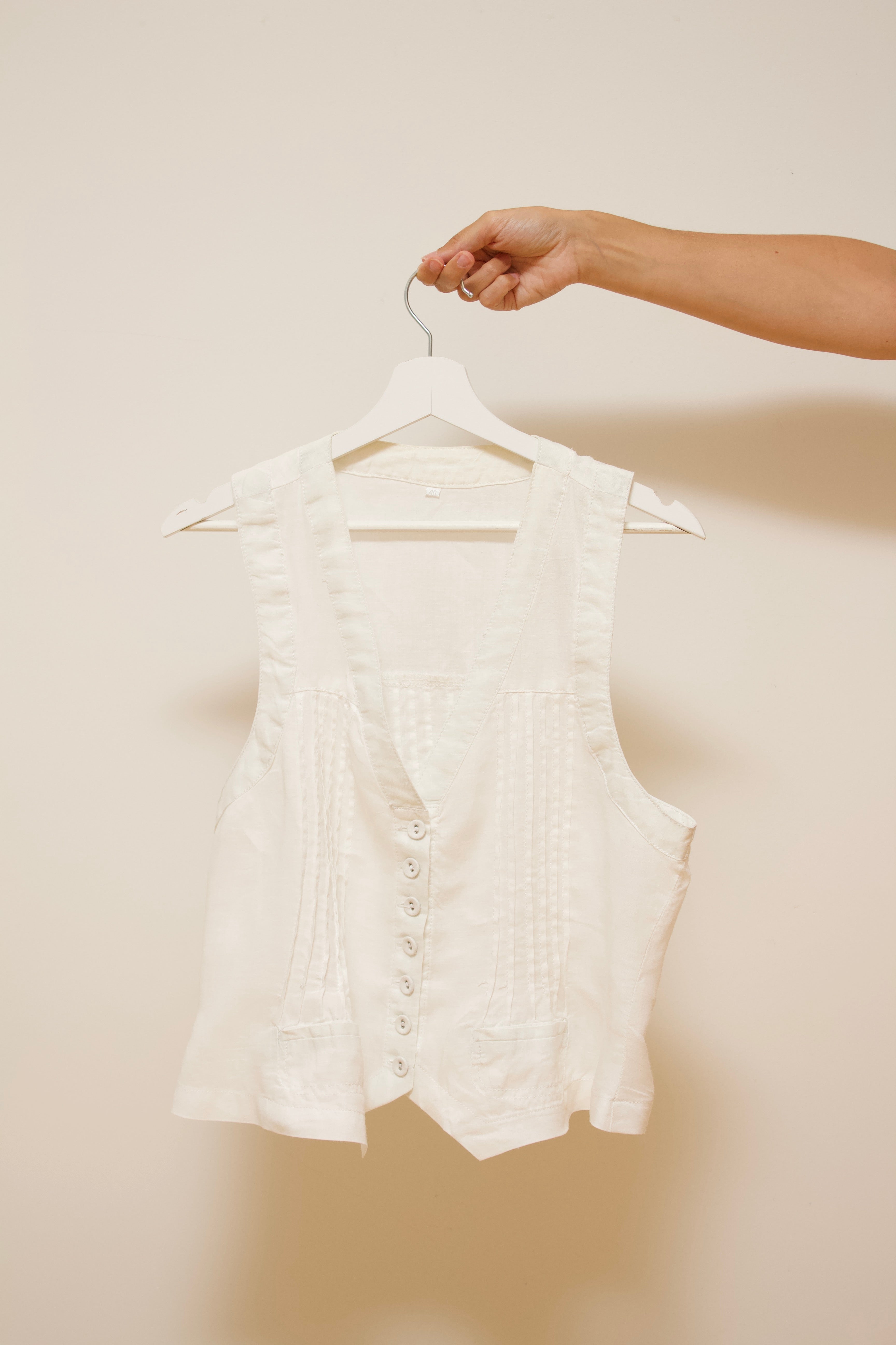 Linen tailored vest